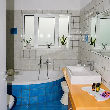 Elia Seaside Villa, Amazing 2-story Eco Pool House! Villa