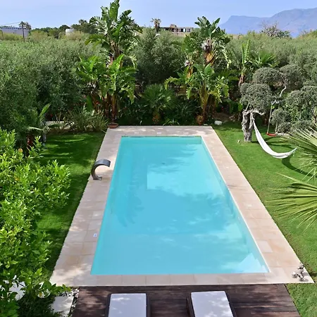 Elia Seaside Villa, Amazing 2-story Eco Pool House!