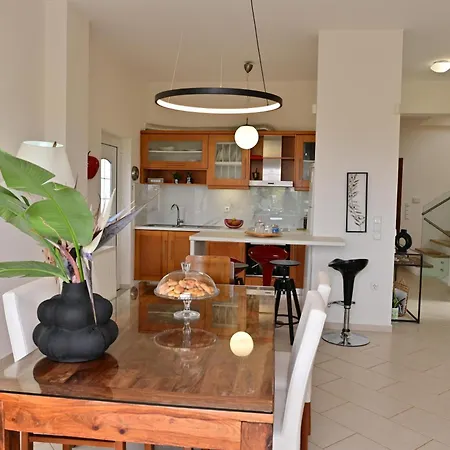 Villa Elia Seaside Villa, Amazing 2-story Eco Pool House!