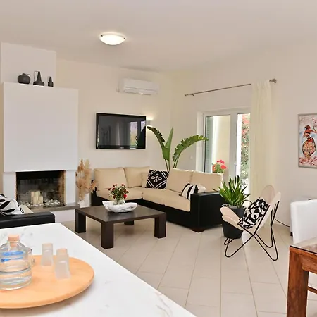 Elia Seaside Villa, Amazing 2-story Eco Pool House! * Kissamos