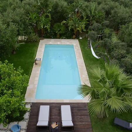 Elia Seaside Villa, Amazing 2-story Eco Pool House!